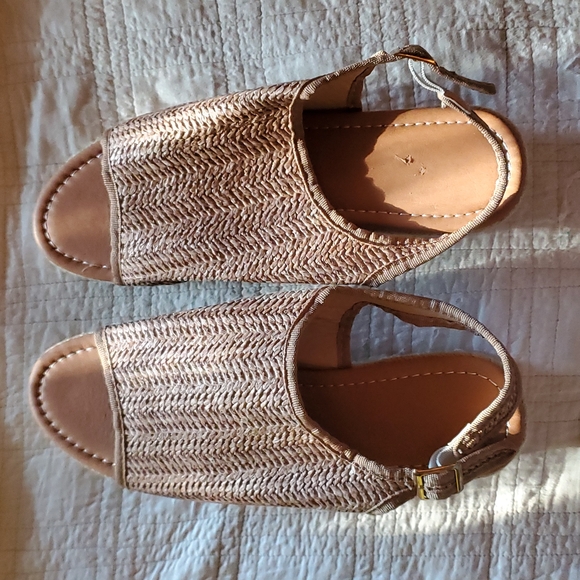 Brown, tan, twine wedge shoes in women's size US 9.5 - Picture 2 of 9